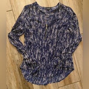 Express Women's Navy and White Blouse